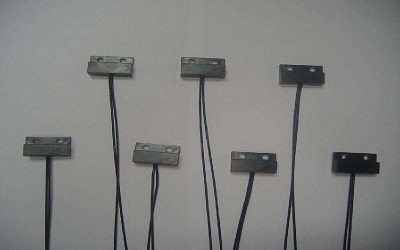 磁性控制開(kāi)關(guān).jpg 磁性控制開(kāi)關(guān).jpg