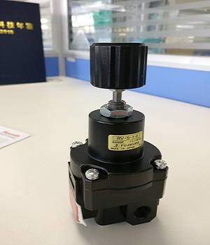 自力可調式減壓閥構造參數,來控制閥門的開度