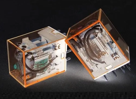 電磁繼電器觸點由什么材料制造組成，電磁繼電器是做什么用的？