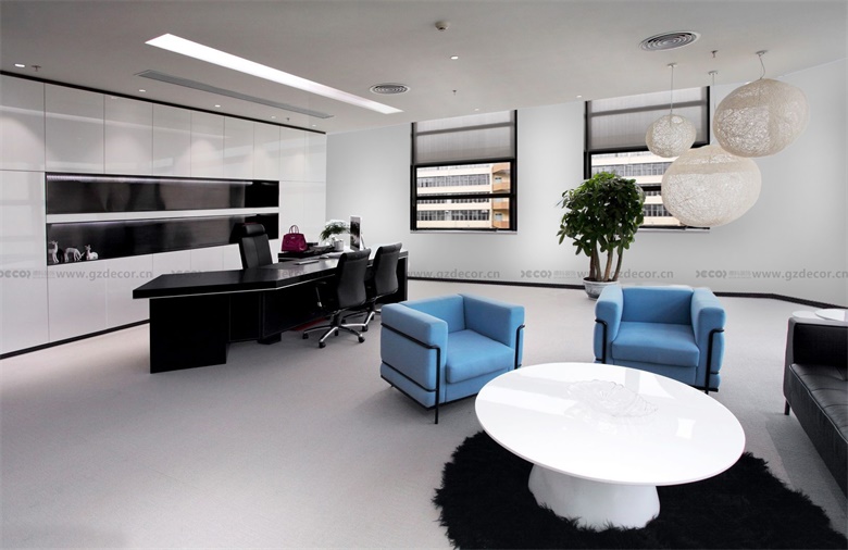 辦公室裝飾公司如何處理辦公室的文化和藝術(shù)品展示設(shè)計？