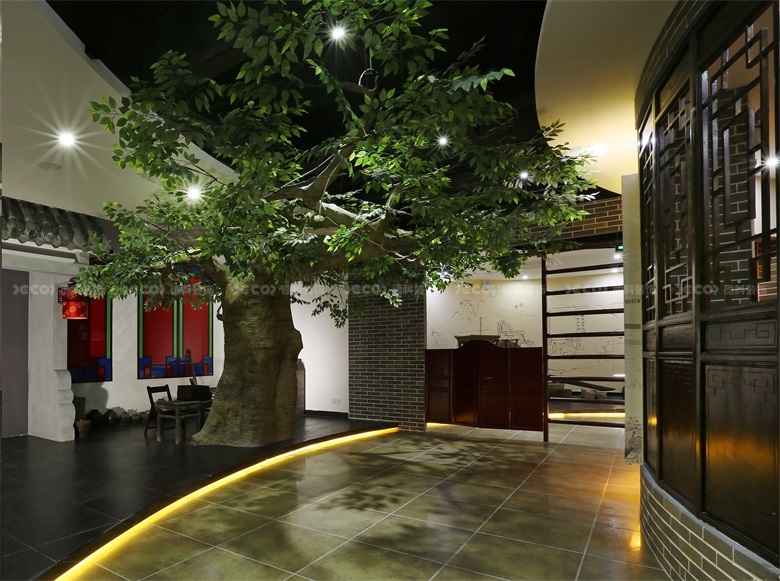 如何通過展館設(shè)計來創(chuàng)造一個引人入勝的展示場景？