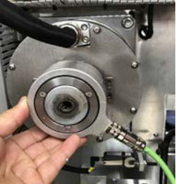 直驅電機安裝在涂布機，實現持續穩定的張力控制