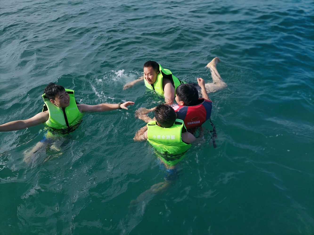 海南三亞【亞龍灣帆船出海,遠海潛水】